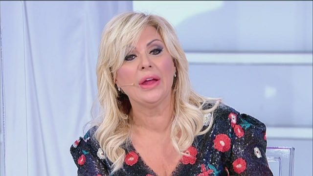 Perche Tina Non Ce A Uomini E Donne