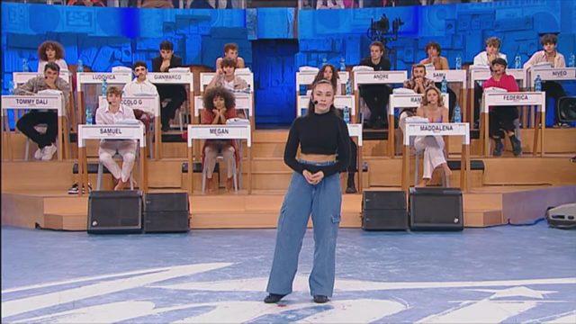 Ludovica Il Compito Della Maestra Celentano 2 Ottobre Amici Clip Witty Tv 4115